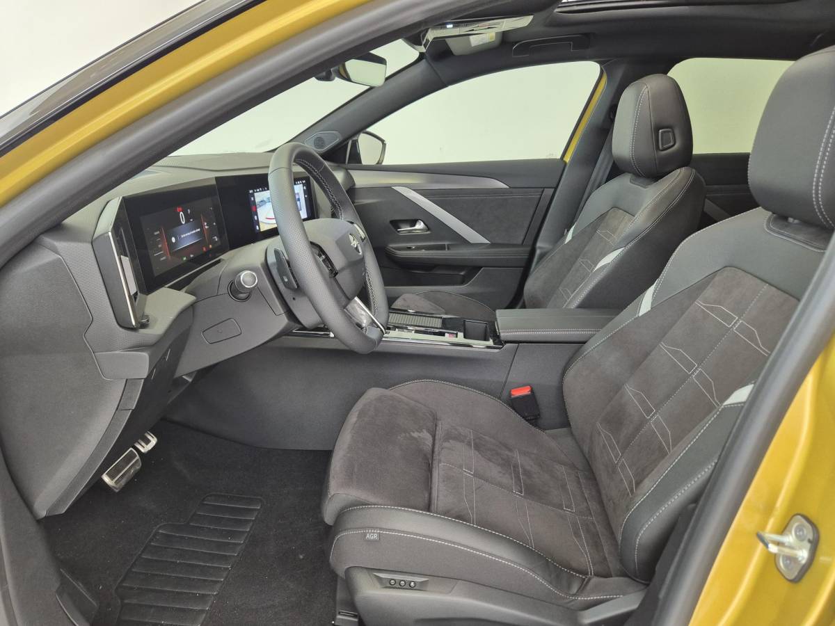 Opel Astra Opel Astra 1.2 Turbo Hybrid Ultimate Automaat | Head-up Display | Panoramisch Schuif/Kanteldak | Navigatie | Keyless Entry | AGR Comfortstoelen |