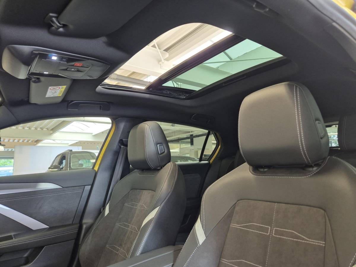 Opel Astra Opel Astra 1.2 Turbo Hybrid Ultimate Automaat | Head-up Display | Panoramisch Schuif/Kanteldak | Navigatie | Keyless Entry | AGR Comfortstoelen |