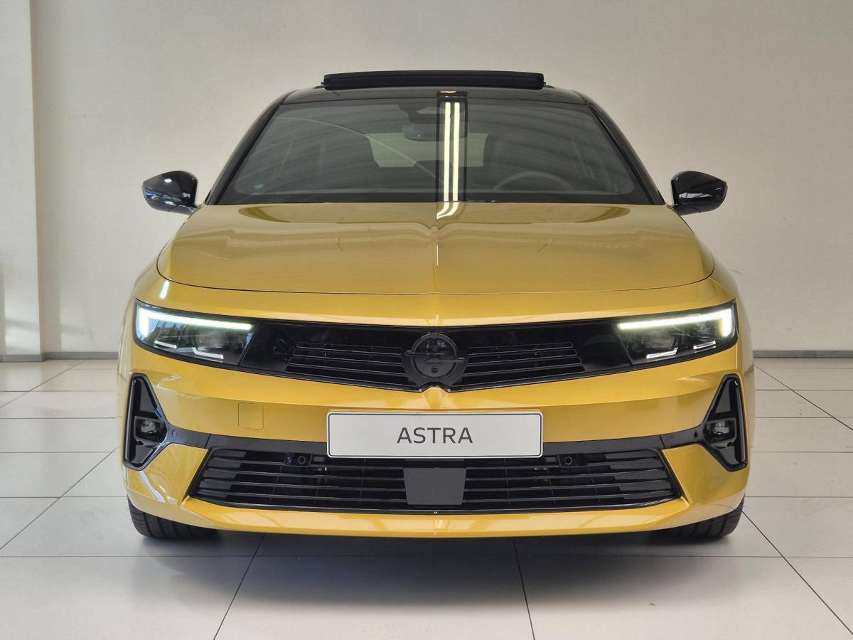 Opel Astra Opel Astra 1.2 Turbo Hybrid Ultimate Automaat | Head-up Display | Panoramisch Schuif/Kanteldak | Navigatie | Keyless Entry | AGR Comfortstoelen |