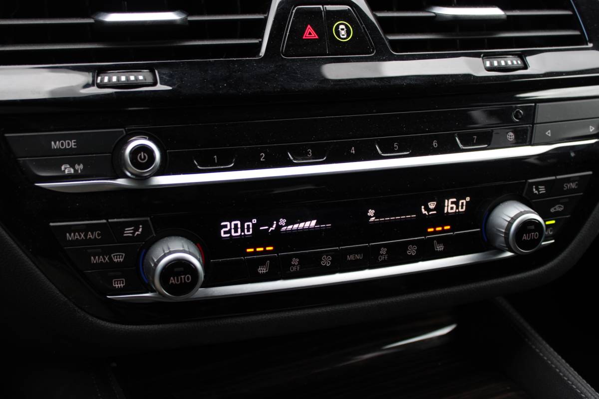 BMW 5 Serie BMW 5-serie Touring 520i Luxuryline Full-Led Comfort-Zetels Dakota-Leer 360-Camera