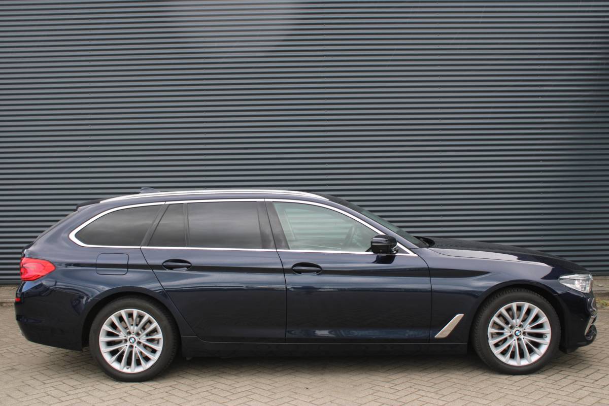 BMW 5 Serie BMW 5-serie Touring 520i Luxuryline Full-Led Comfort-Zetels Dakota-Leer 360-Camera