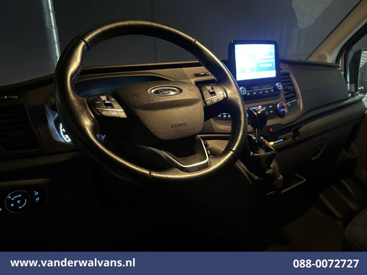 Ford Transit Ford Transit 2.0 TDCI 170pk L3H3 Euro6 Airco | Navigatie | 2500kg Trekhaak | Cruisecontrol Verwarmde voorruit, Parkeersensoren, Bijrijdersbank