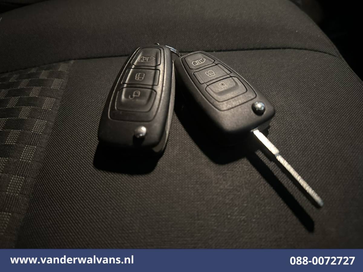 Ford Transit Ford Transit 2.0 TDCI 170pk L3H3 Euro6 Airco | Navigatie | 2500kg Trekhaak | Cruisecontrol Verwarmde voorruit, Parkeersensoren, Bijrijdersbank