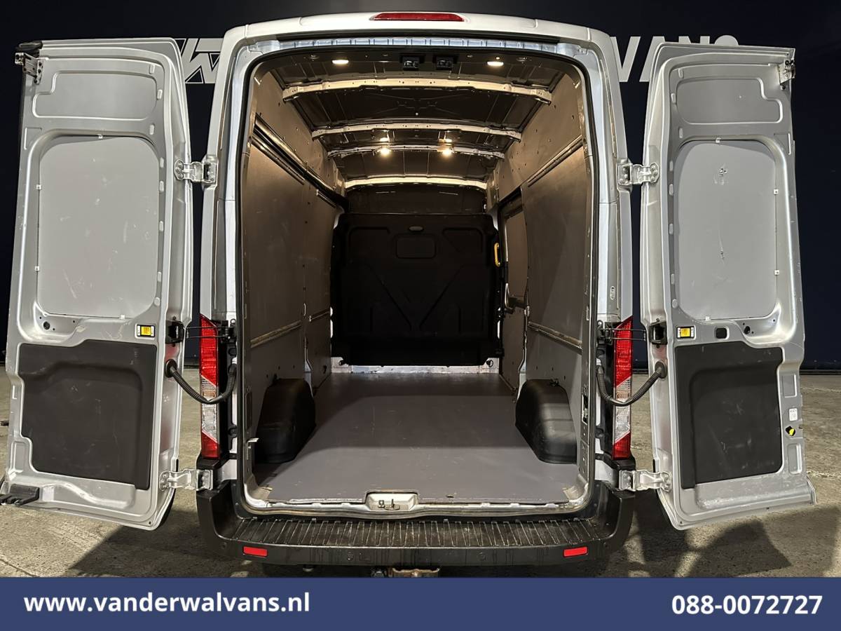 Ford Transit Ford Transit 2.0 TDCI 170pk L3H3 Euro6 Airco | Navigatie | 2500kg Trekhaak | Cruisecontrol Verwarmde voorruit, Parkeersensoren, Bijrijdersbank