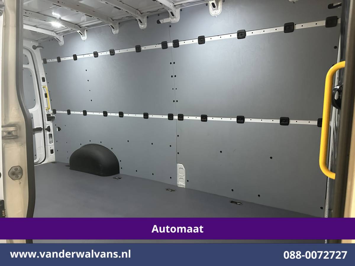 Volkswagen Crafter Volkswagen Crafter 2.0 TDI 141pk Automaat L4H3 L3H2 Euro6 Airco | Camera  | Apple Carplay | Cruisecontrol Android Auto, Stoelverwarming, Bijrijdersbank, 3000kg trekvermogen