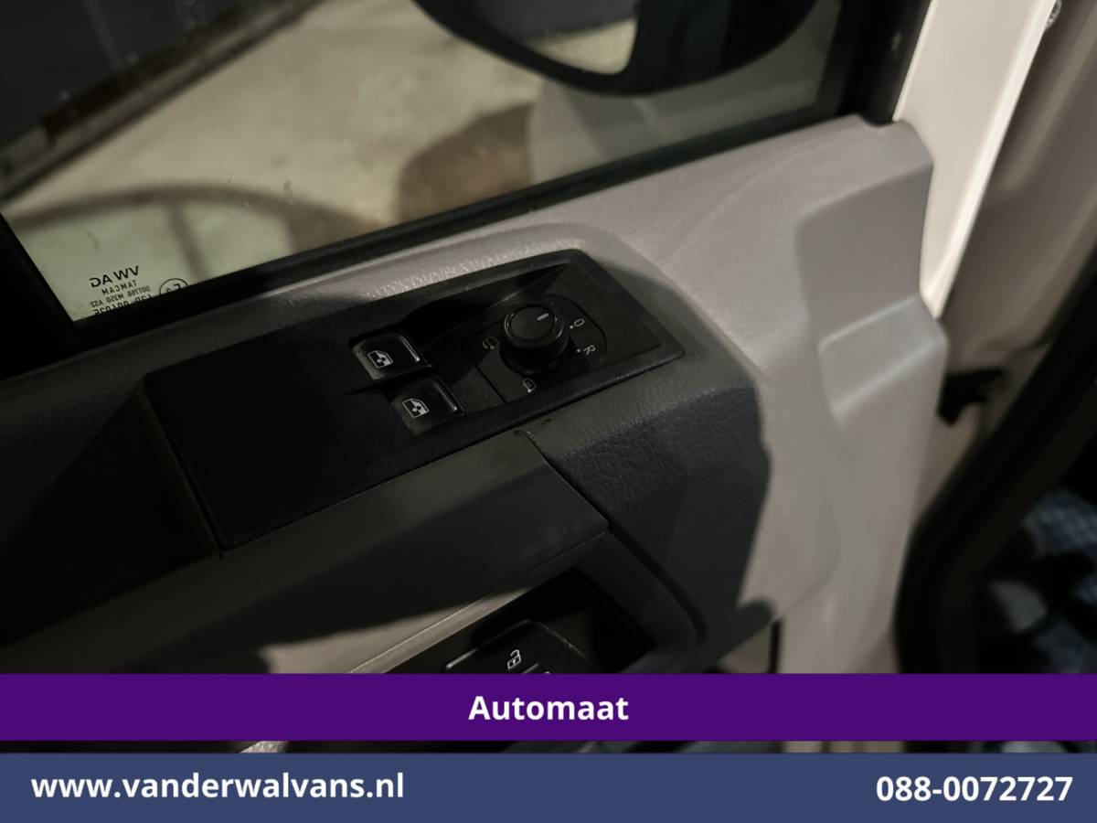 Volkswagen Crafter Volkswagen Crafter 2.0 TDI 140pk Automaat L4H3 L3H2 Euro6 Airco | Camera  | Apple Carplay | Cruisecontrol Android Auto, Stoelverwarming, Bijrijdersbank, 3000kg trekvermogen