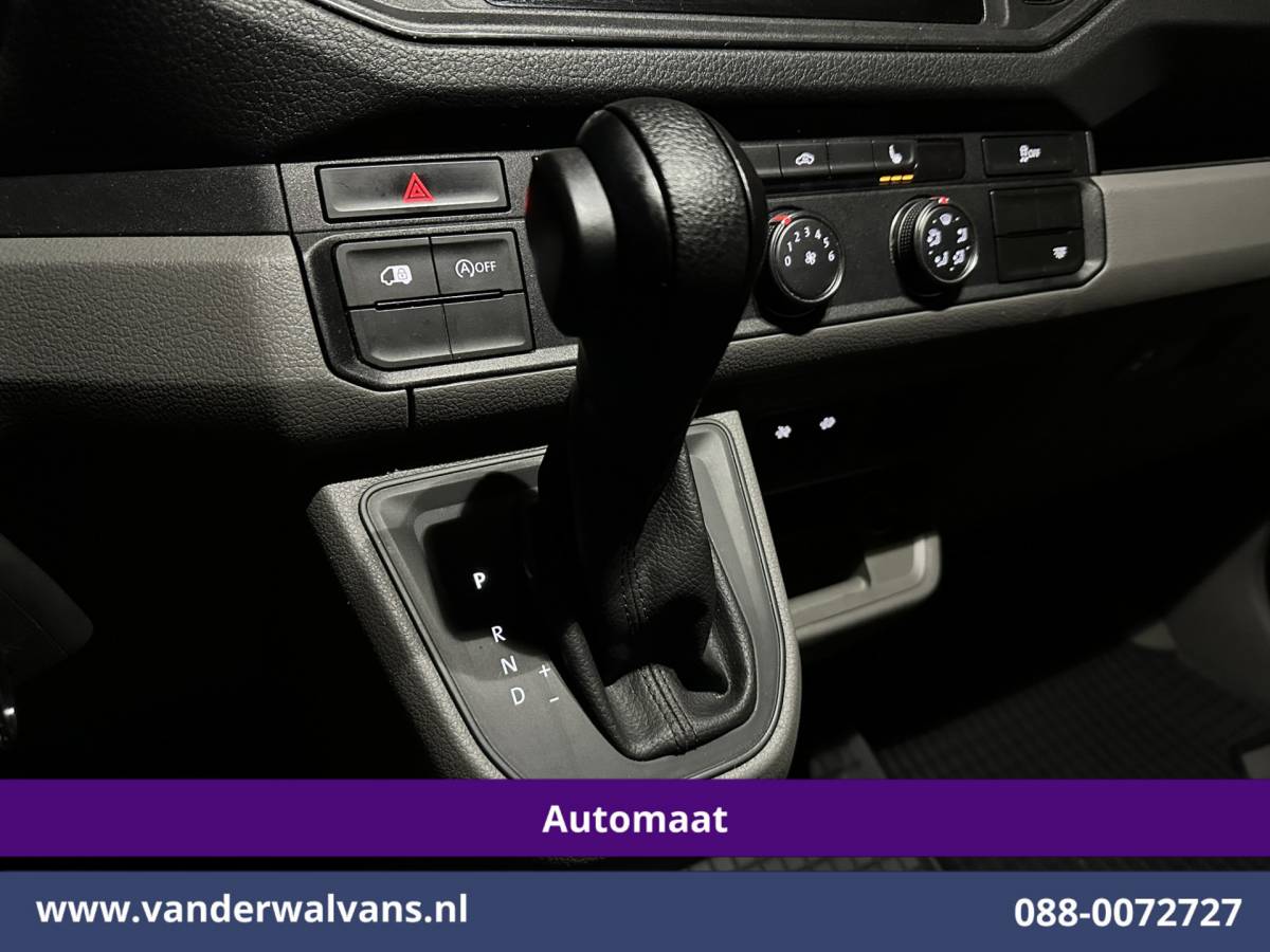 Volkswagen Crafter Volkswagen Crafter 2.0 TDI 140pk Automaat L4H3 L3H2 Euro6 Airco | Camera  | Apple Carplay | Cruisecontrol Android Auto, Stoelverwarming, Bijrijdersbank, 3000kg trekvermogen