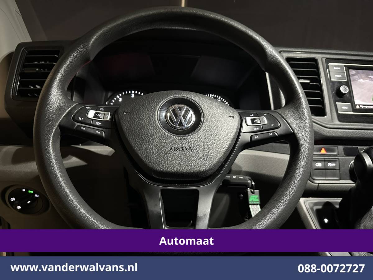 Volkswagen Crafter Volkswagen Crafter 2.0 TDI 141pk Automaat L4H3 L3H2 Euro6 Airco | Camera  | Apple Carplay | Cruisecontrol Android Auto, Stoelverwarming, Bijrijdersbank, 3000kg trekvermogen