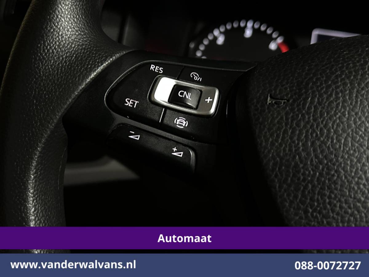Volkswagen Crafter Volkswagen Crafter 2.0 TDI 141pk Automaat L4H3 L3H2 Euro6 Airco | Camera  | Apple Carplay | Cruisecontrol Android Auto, Stoelverwarming, Bijrijdersbank, 3000kg trekvermogen