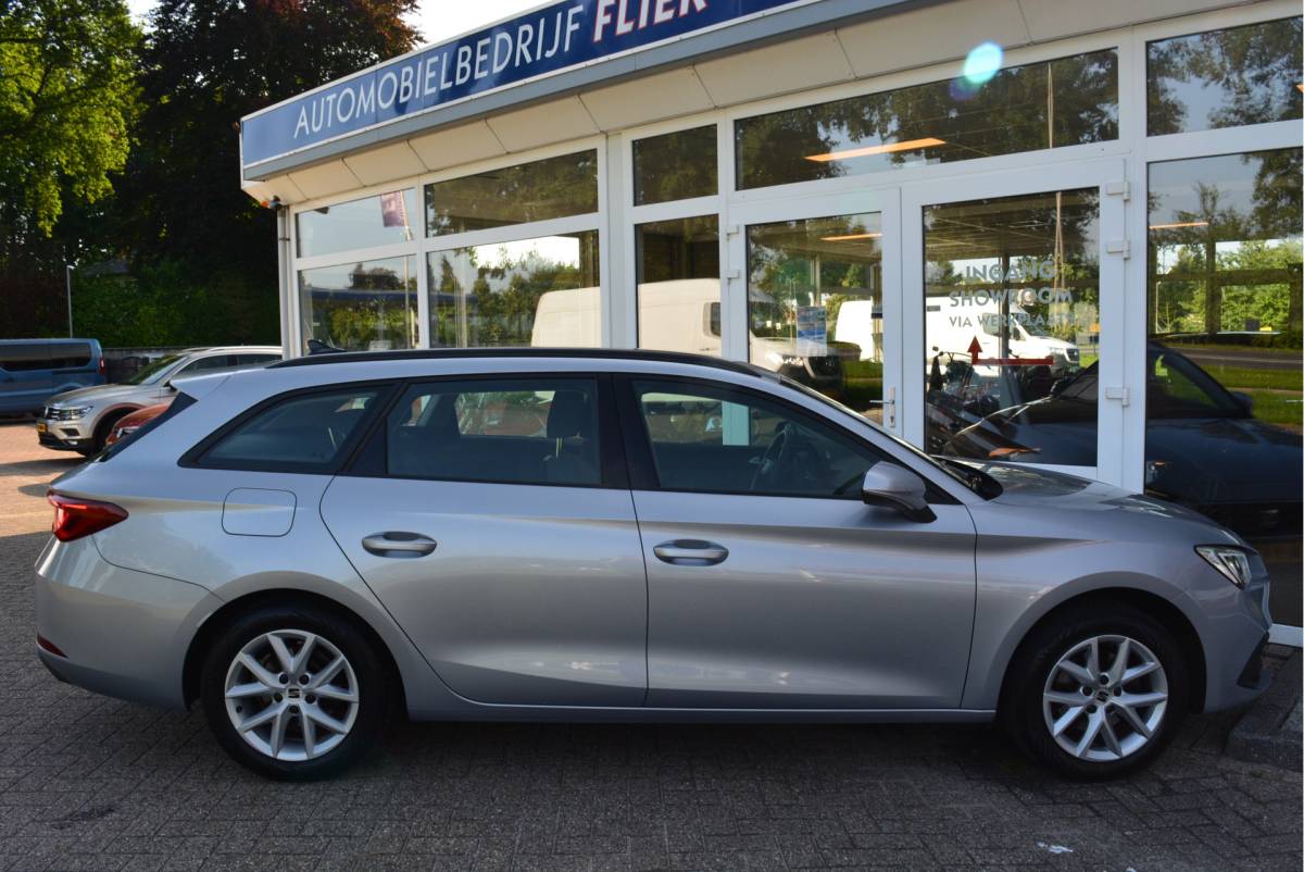 SEAT Leon SEAT Leon Sportstourer 1.5 eTSI 150PK Style Launch Edition | DSG | LED | Station |