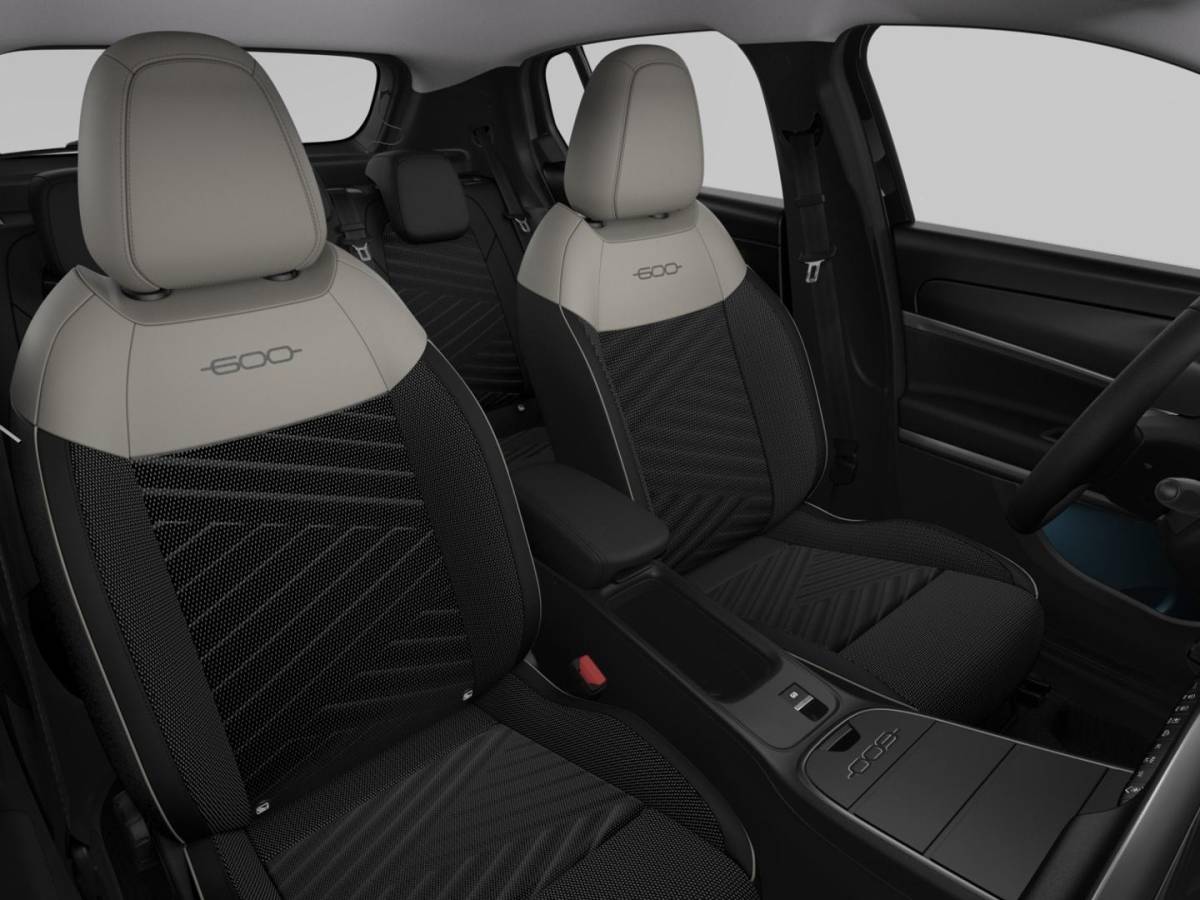 Fiat 600 Fiat 600 1.2 Hybrid Icon | Clima | Navi | Keyless | Camera | Apple Carplay