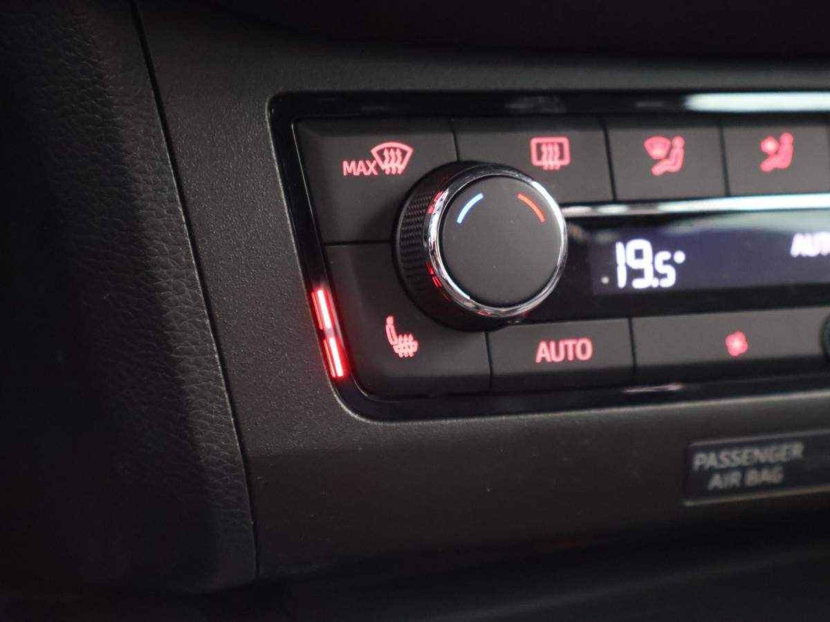 SEAT Arona SEAT Arona 1.0 TSI AUT. FR SPORT + ADAPTIVE CRUISE | CAMERA VIRTUAL COCKPIT | TREKHAAK | APPLE CARPLAY | LED | STOELVERWARMING