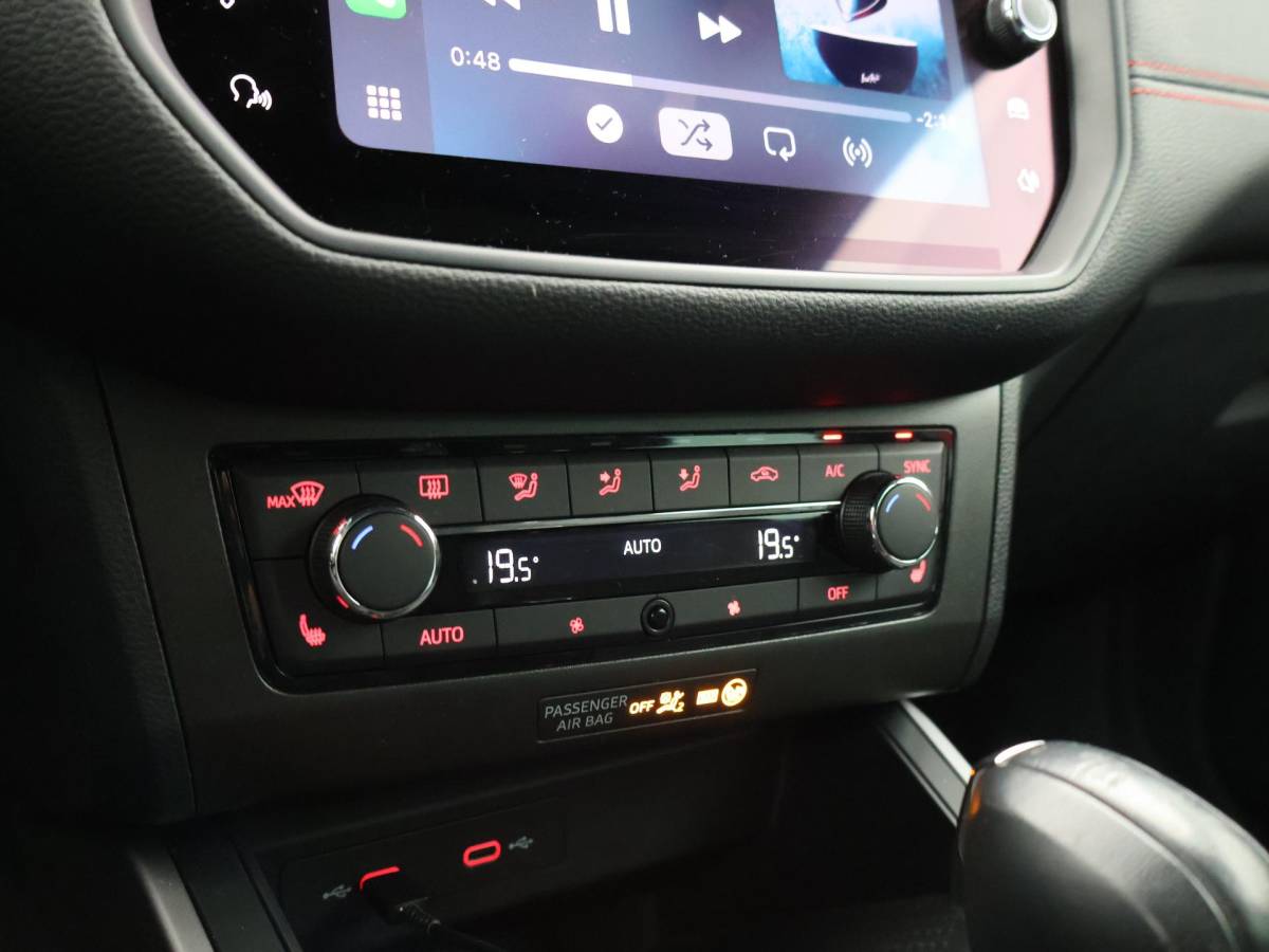 SEAT Arona SEAT Arona 1.0 TSI AUT. FR SPORT + ADAPTIVE CRUISE | CAMERA VIRTUAL COCKPIT | TREKHAAK | APPLE CARPLAY | LED | STOELVERWARMING