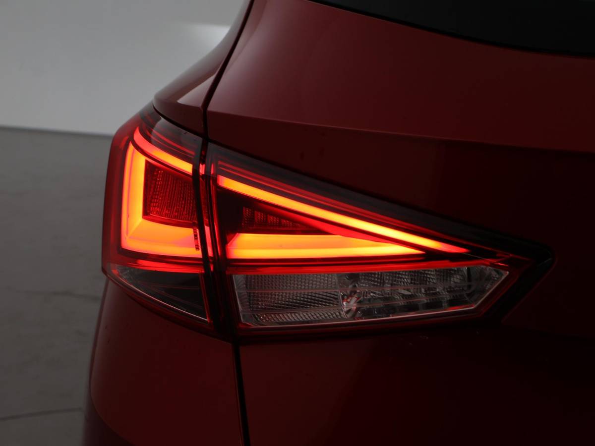 SEAT Arona SEAT Arona 1.0 TSI AUT. FR SPORT + ADAPTIVE CRUISE | CAMERA VIRTUAL COCKPIT | TREKHAAK | APPLE CARPLAY | LED | STOELVERWARMING