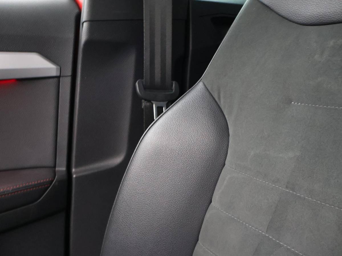 SEAT Arona SEAT Arona 1.0 TSI AUT. FR SPORT + ADAPTIVE CRUISE | CAMERA VIRTUAL COCKPIT | TREKHAAK | APPLE CARPLAY | LED | STOELVERWARMING