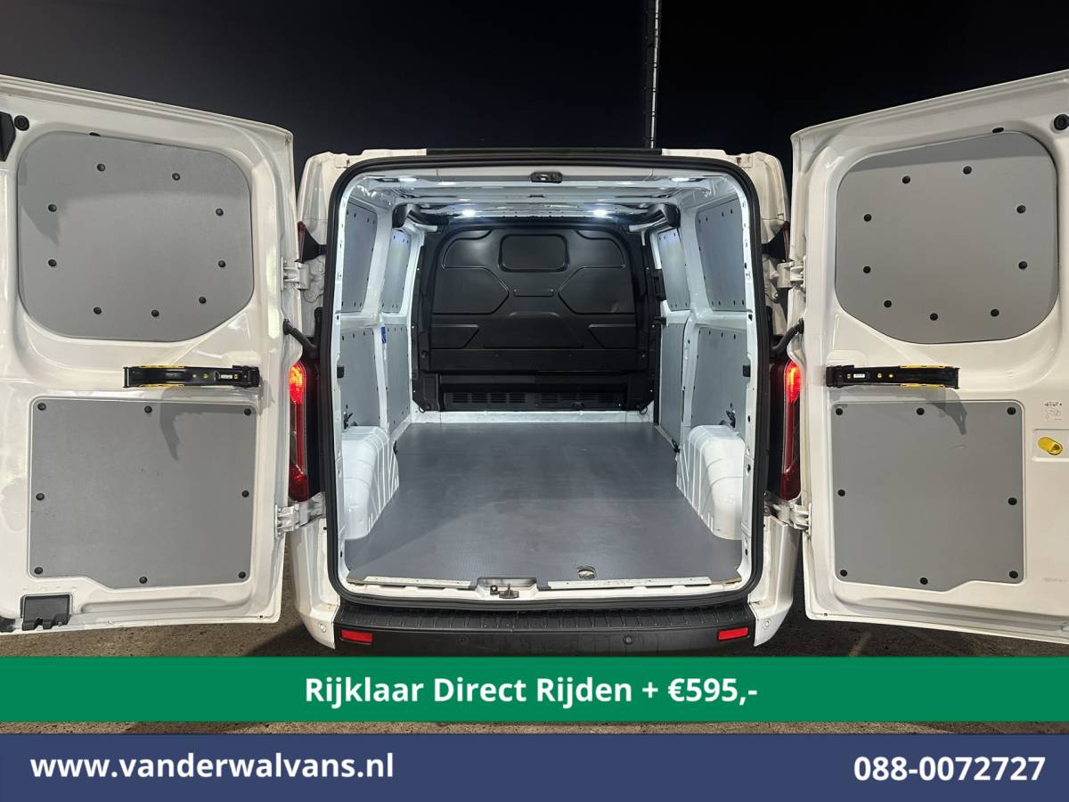 Ford Transit Custom Ford Transit Custom 2.0 TDCI L2H1 Euro6 Airco | Camera | Android auto | Cruisecontrol | Parkeersensoren verwarmde voorruit, bijrijdersbank, 2800kg trekvermogen