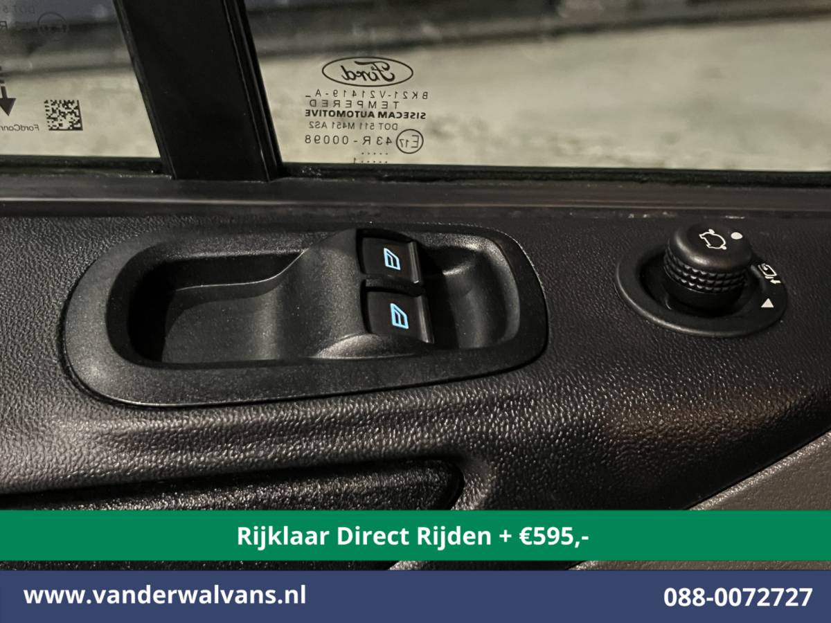 Ford Transit Custom Ford Transit Custom 2.0 TDCI L2H1 Euro6 Airco | Camera | Android auto | Cruisecontrol | Parkeersensoren verwarmde voorruit, bijrijdersbank, 2800kg trekvermogen
