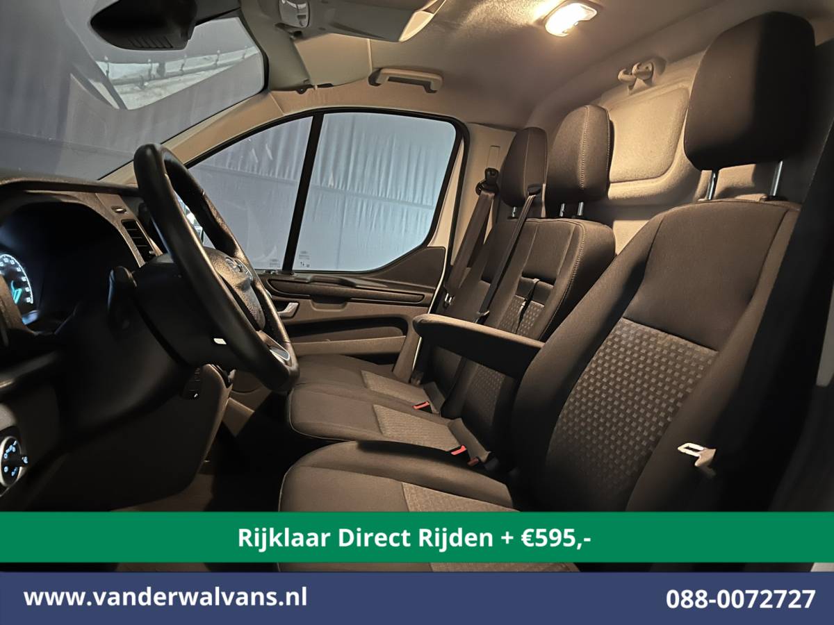 Ford Transit Custom Ford Transit Custom 2.0 TDCI L2H1 Euro6 Airco | Camera | Android auto | Cruisecontrol | Parkeersensoren verwarmde voorruit, bijrijdersbank, 2800kg trekvermogen
