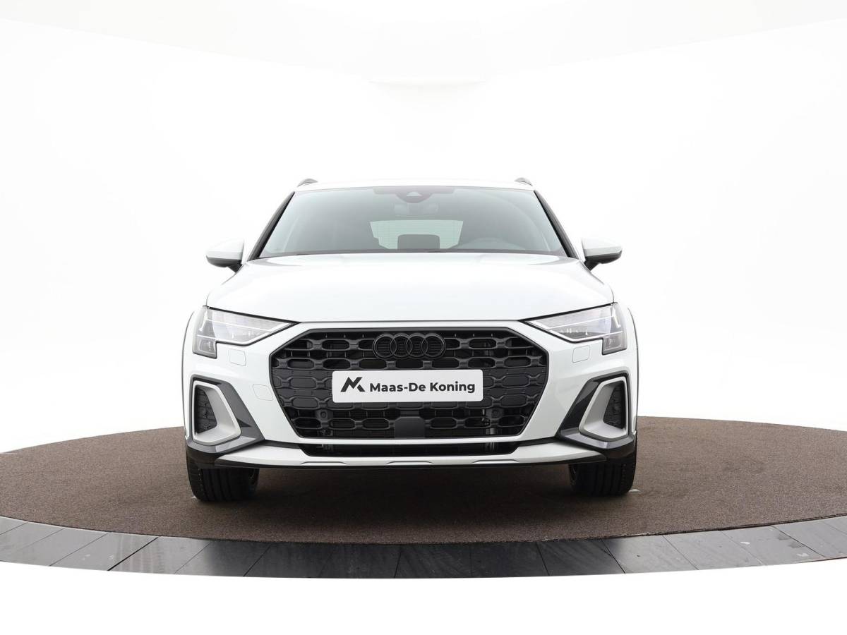 Audi A3 Audi A3 Allstreet Advanced edition 40 TFSI e 204 PK · Lederen bekleding · Comfortsleutel · 18″ LM Velgen · Assist. Driving + Parking plus