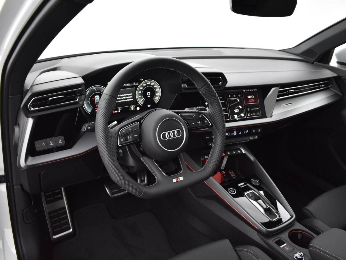 Audi A3 Audi A3 Allstreet Advanced edition 40 TFSI e 204 PK · Lederen bekleding · Comfortsleutel · 18″ LM Velgen · Assist. Driving + Parking plus