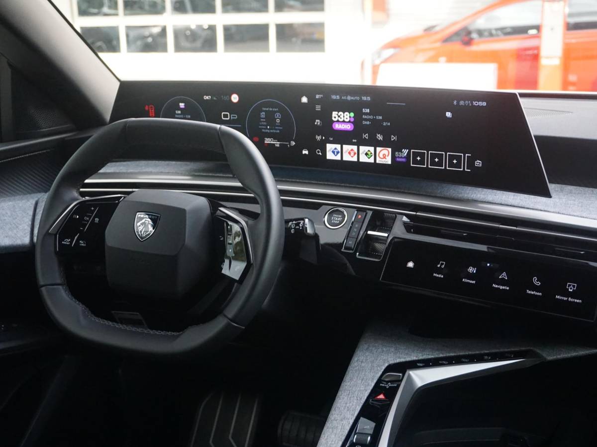 Peugeot 5008 Peugeot 5008 1.2 Hybrid 136 Allure 7p | 7 ZITPLAATSEN | AUTOMAAT |