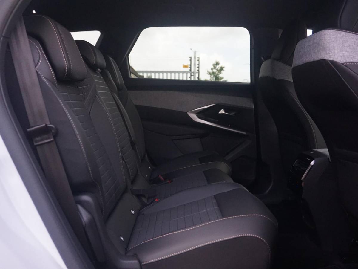 Peugeot 5008 Peugeot 5008 1.2 Hybrid 136 Allure 7p | 7 ZITPLAATSEN | AUTOMAAT |