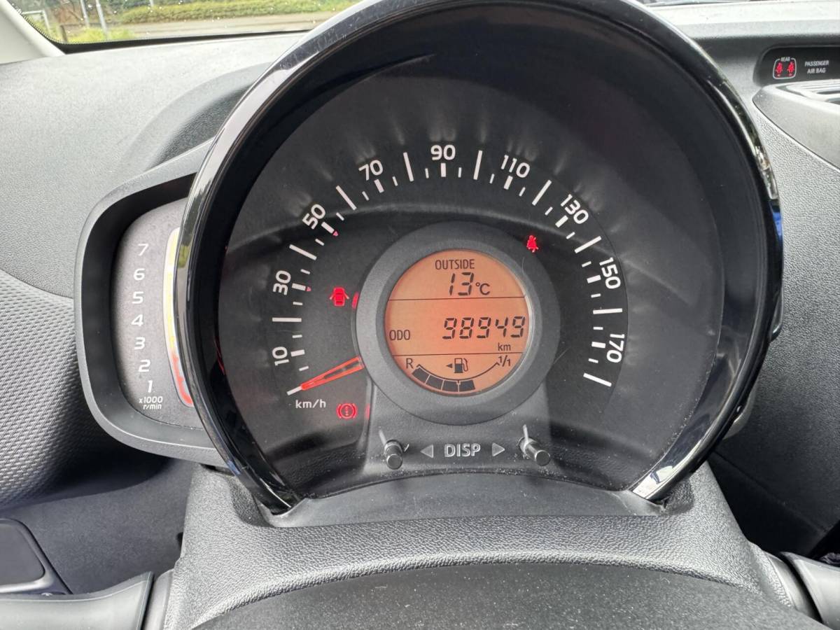 Citroën C1 Citroen C1 1.0 VTi Feel 98934km 5 deurs lm velgen airco lm velgen
