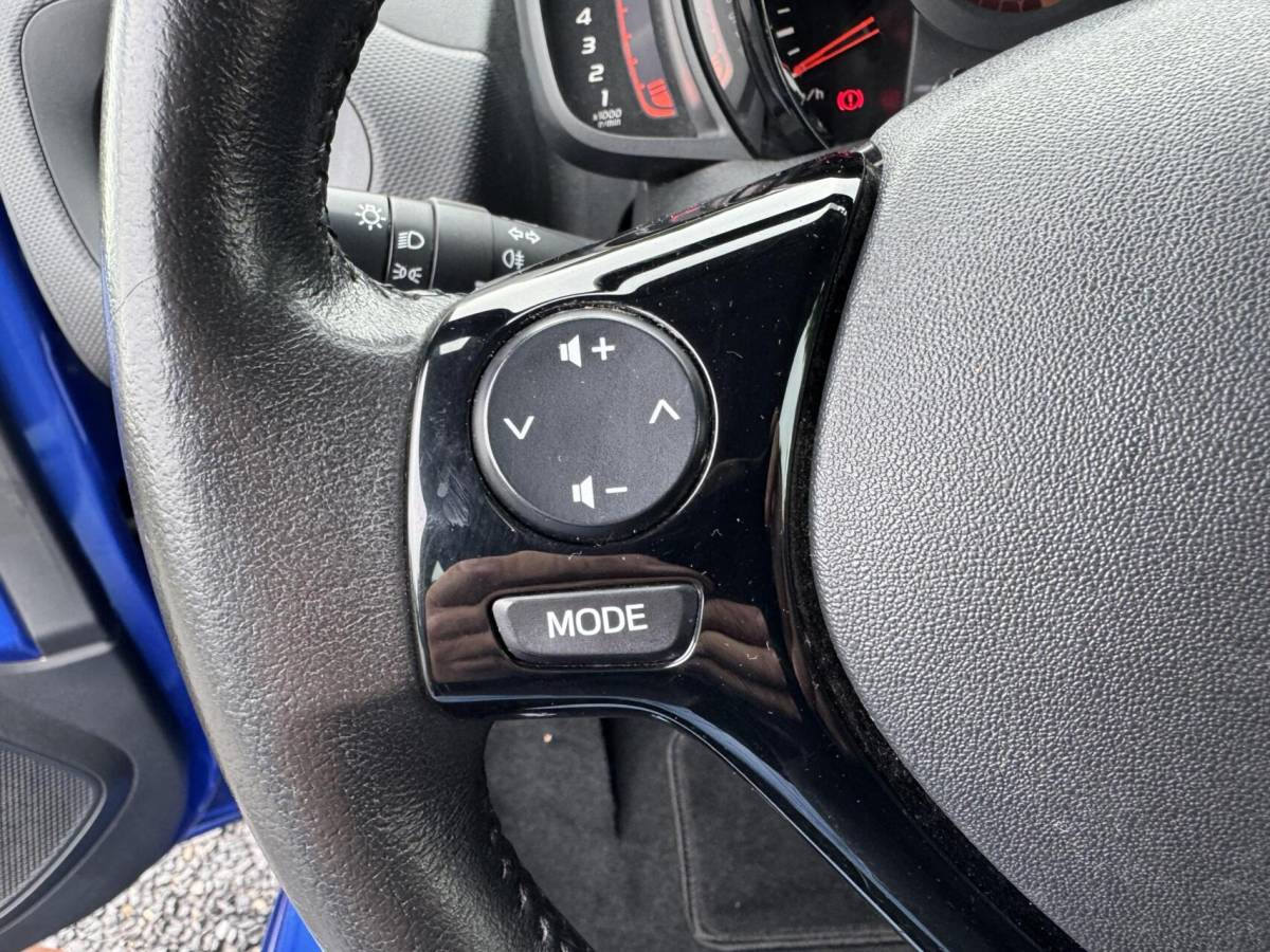 Citroën C1 Citroen C1 1.0 VTi Feel 98934km 5 deurs lm velgen airco lm velgen