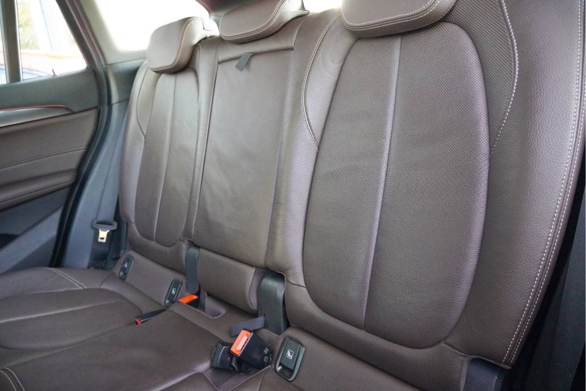 BMW X1 BMW X1 sDrive20i 192PK! Automaat VDL Nedcar Edition Executive BJ2020 Lmv 18″ | Led | Pdc | Navi | Sideskirts | Head-Up display | Elek. achterklep | Climate control | Cruise control | Lederen bekleding | Verwarmde voorstoelen | Zwarte hemel | Getint glas