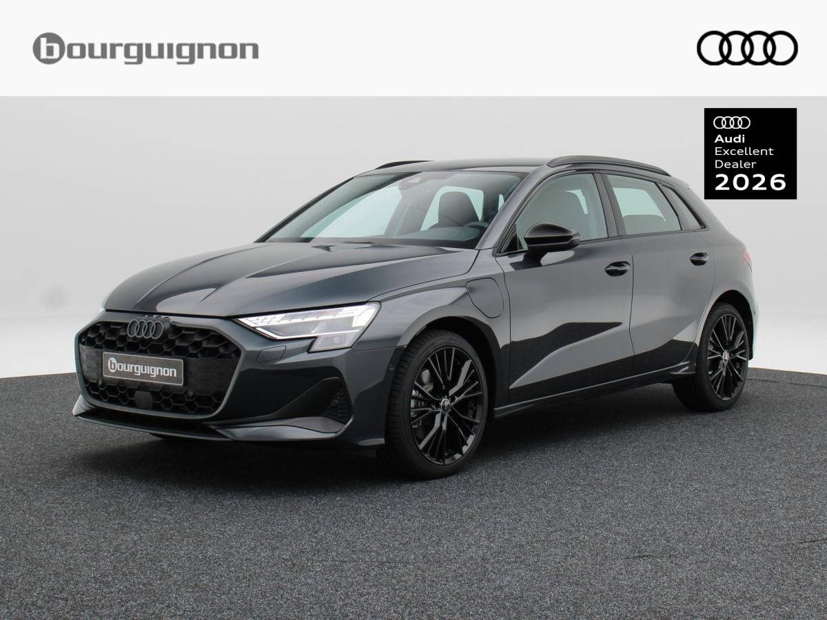 Audi A3 Audi A3 Sportback Advanced edition 40 TFSI e | 204 PK | Zwart optiek | 17 inch velgen | Achteruitrij camera | Stoel. verwarm. | Audi drive select |