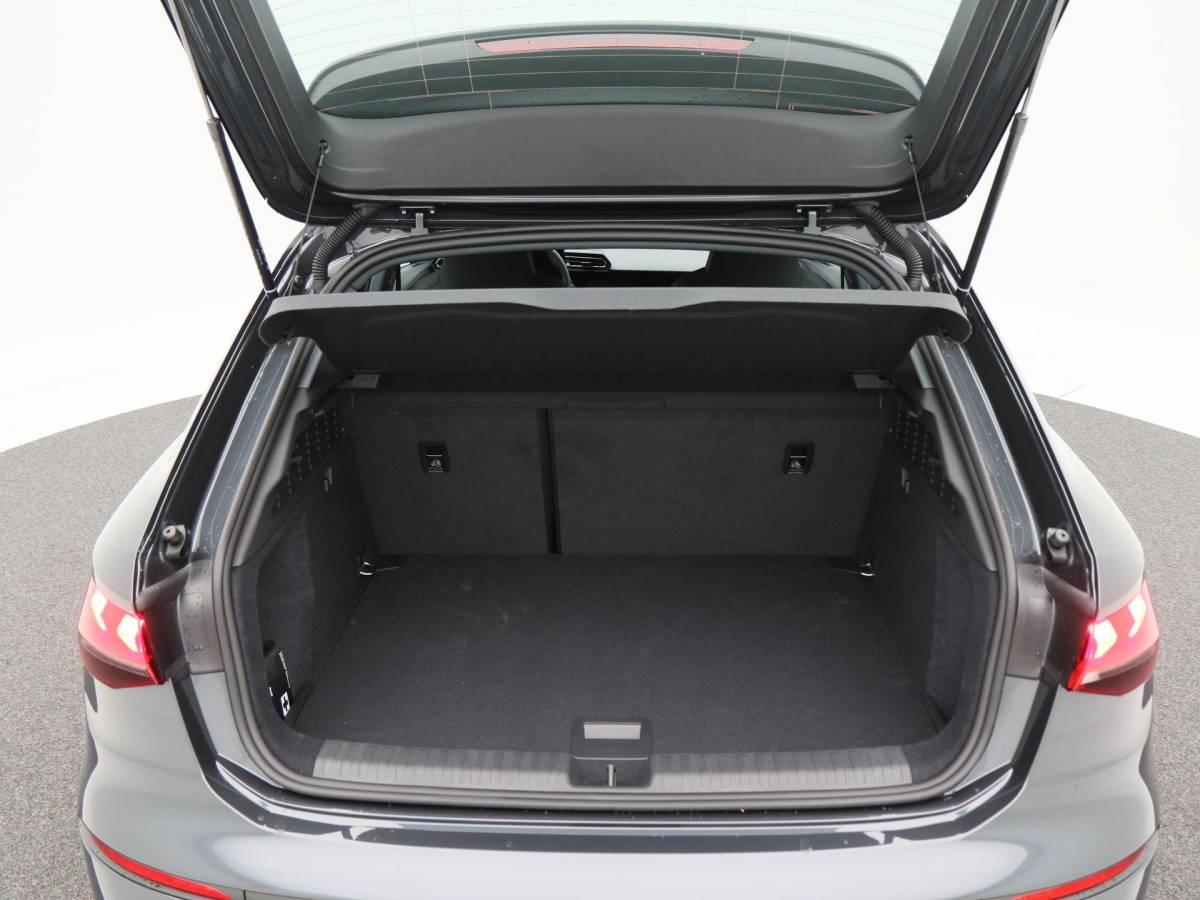 Audi A3 Audi A3 Sportback Advanced edition 40 TFSI e | 204 PK | Zwart optiek | 17 inch velgen | Achteruitrij camera | Stoel. verwarm. | Audi drive select |