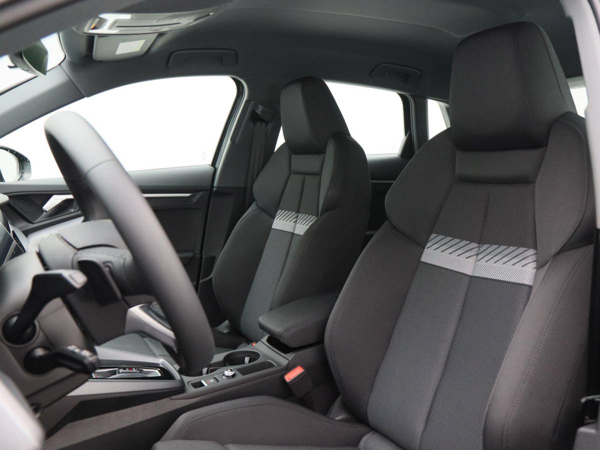 Audi A3 Audi A3 Sportback Advanced edition 40 TFSI e | 204 PK | Zwart optiek | 17 inch velgen | Achteruitrij camera | Stoel. verwarm. | Audi drive select |