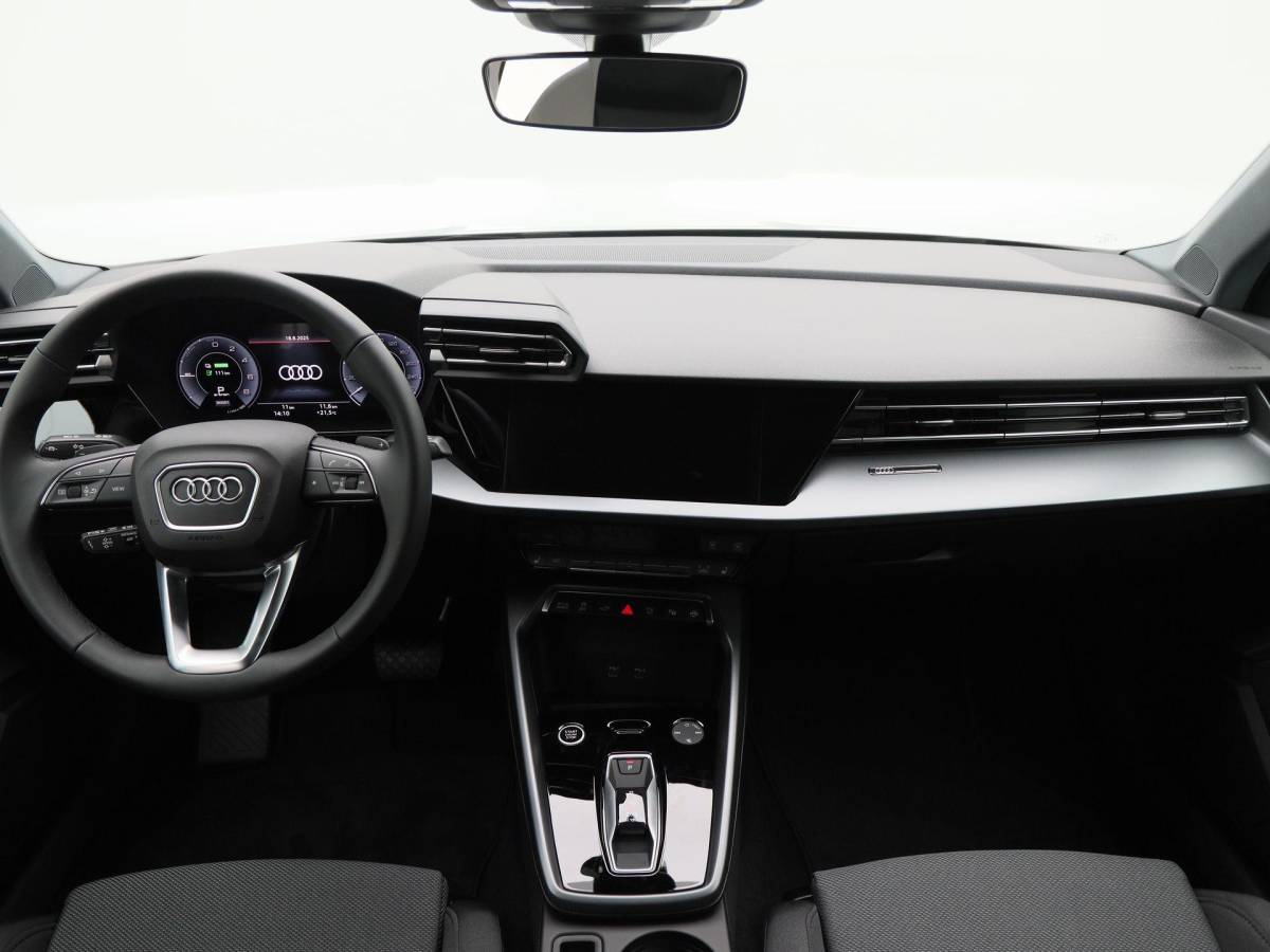 Audi A3 Audi A3 Sportback Advanced edition 40 TFSI e | 204 PK | Zwart optiek | 17 inch velgen | Achteruitrij camera | Stoel. verwarm. | Audi drive select |