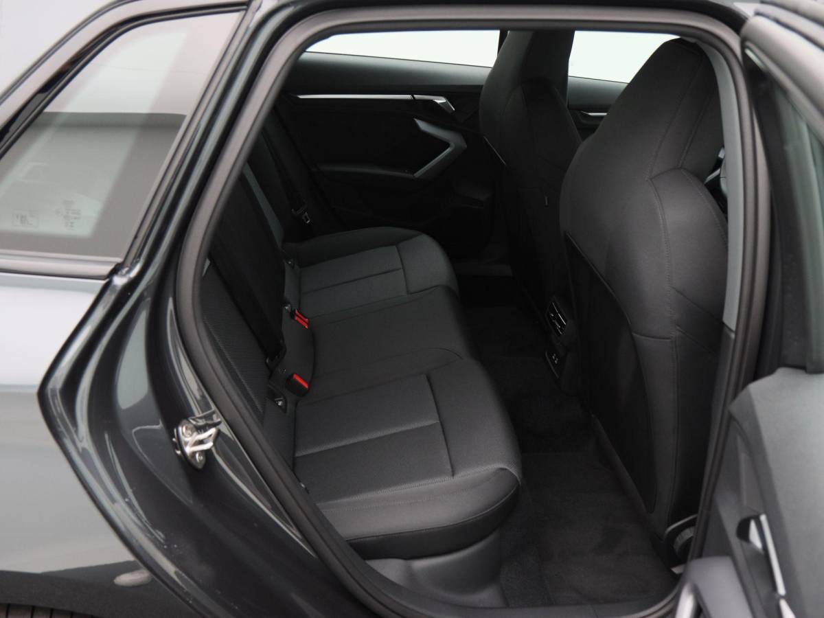Audi A3 Audi A3 Sportback Advanced edition 40 TFSI e | 204 PK | Zwart optiek | 17 inch velgen | Achteruitrij camera | Stoel. verwarm. | Audi drive select |