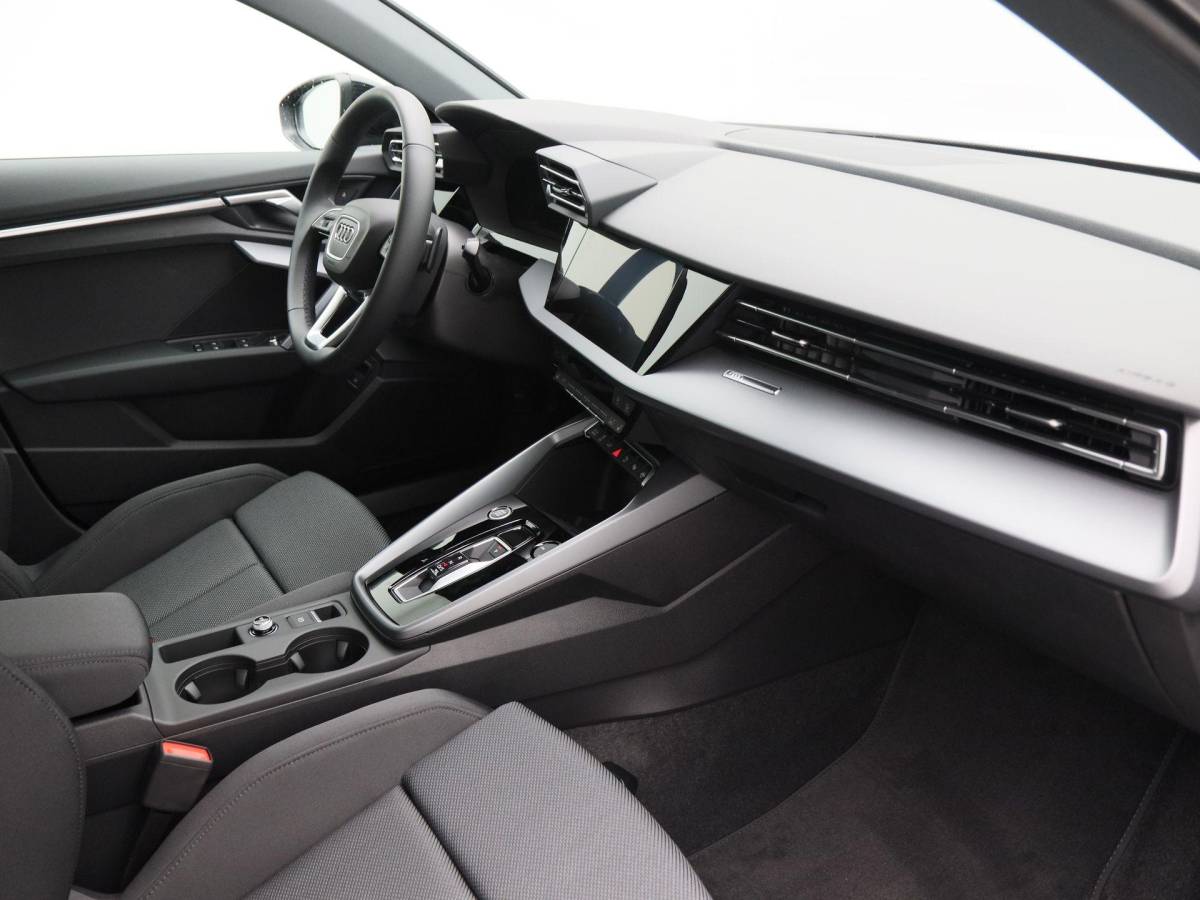 Audi A3 Audi A3 Sportback Advanced edition 40 TFSI e | 204 PK | Zwart optiek | 17 inch velgen | Achteruitrij camera | Stoel. verwarm. | Audi drive select |