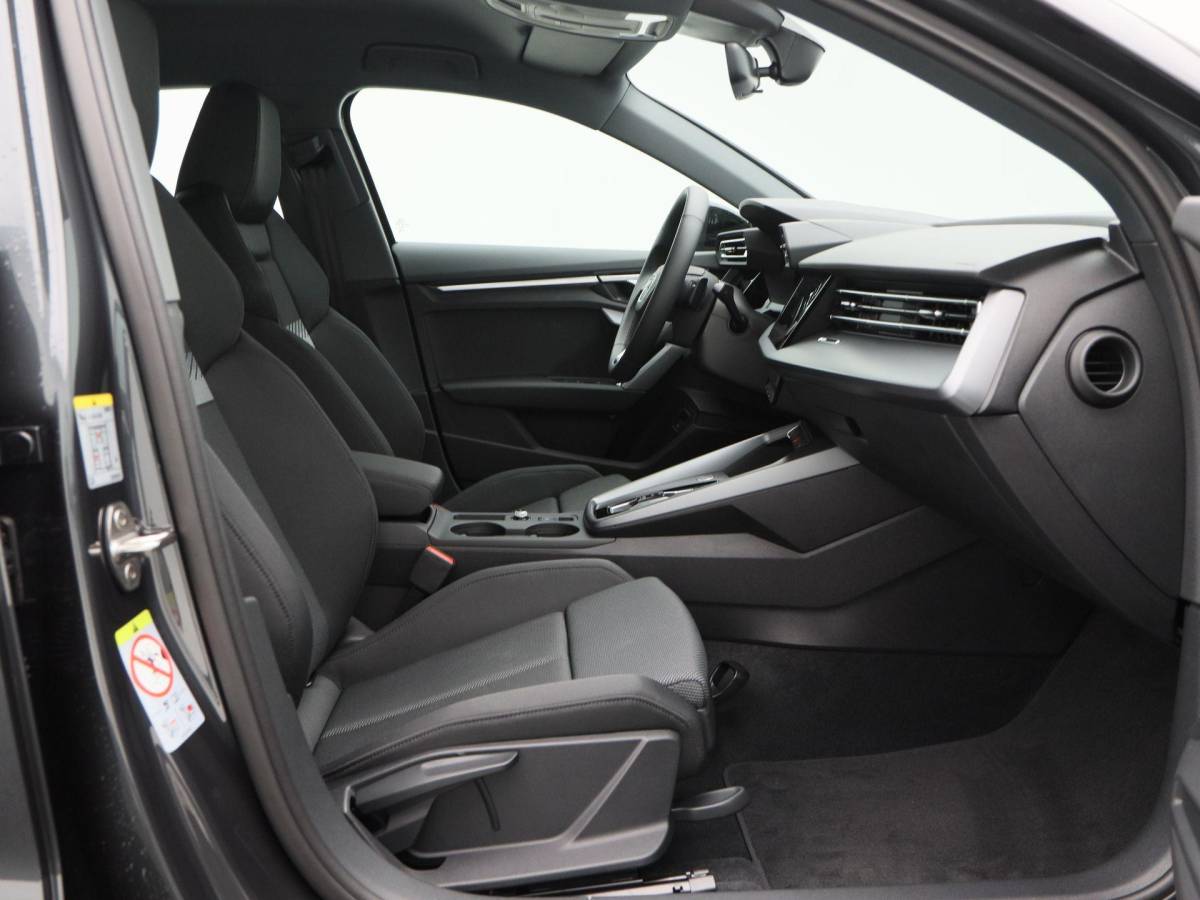 Audi A3 Audi A3 Sportback Advanced edition 40 TFSI e | 204 PK | Zwart optiek | 17 inch velgen | Achteruitrij camera | Stoel. verwarm. | Audi drive select |