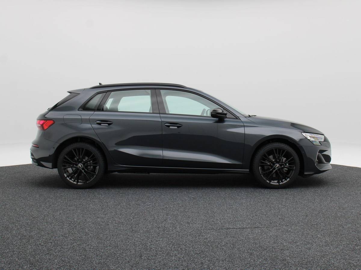 Audi A3 Audi A3 Sportback Advanced edition 40 TFSI e | 204 PK | Zwart optiek | 17 inch velgen | Achteruitrij camera | Stoel. verwarm. | Audi drive select |