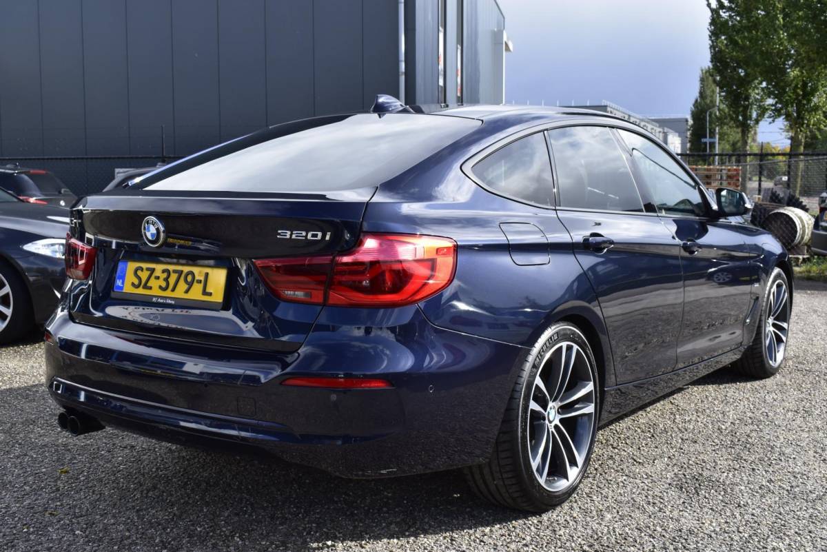BMW 3 Serie BMW 3-serie Gran Turismo 320i High Executive