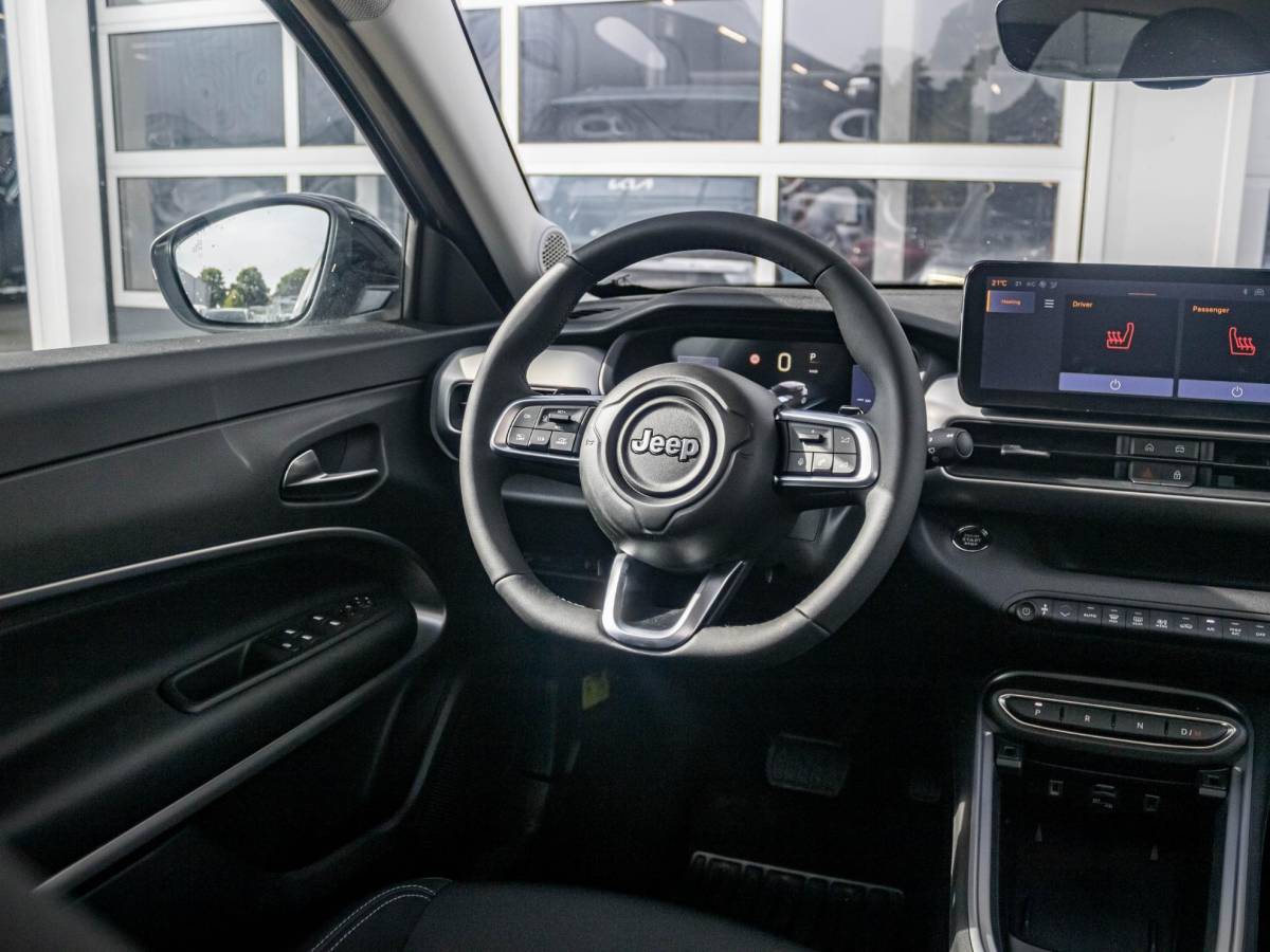 Jeep Avenger Jeep Avenger 1.2 e-Hybrid Summit | Uit voorraad leverbaar | Winter Pack | Schuif/Kanteldak | Infotaiment&Convenience Pack | Bicolore