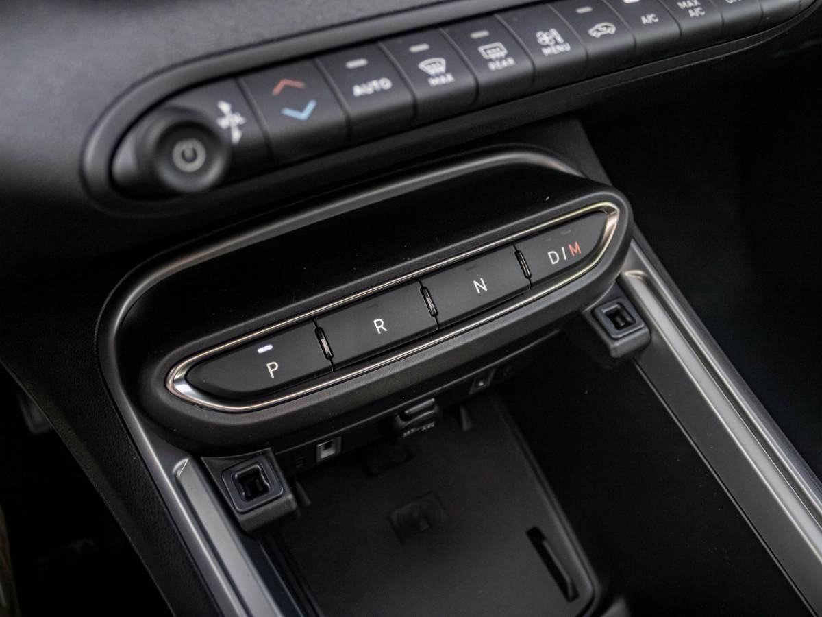 Jeep Avenger Jeep Avenger 1.2 e-Hybrid Summit | Uit voorraad leverbaar | Winter Pack | Schuif/Kanteldak | Infotaiment&Convenience Pack | Bicolore