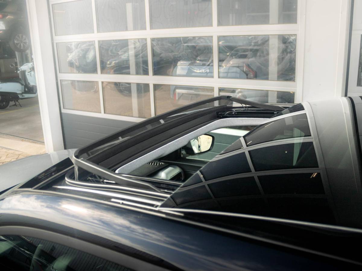 Jeep Avenger Jeep Avenger 1.2 e-Hybrid Summit | Uit voorraad leverbaar | Winter Pack | Schuif/Kanteldak | Infotaiment&Convenience Pack | Bicolore
