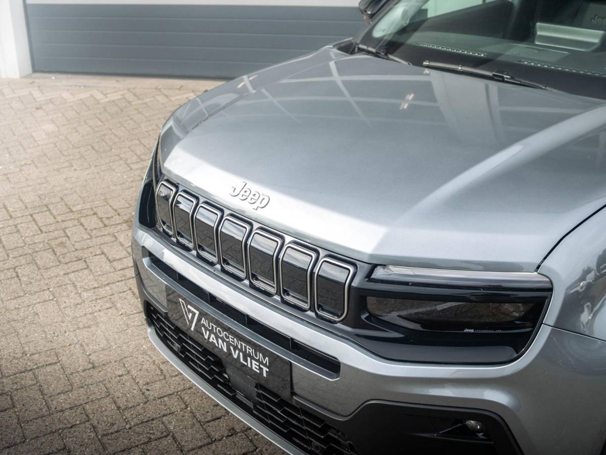 Jeep Avenger Jeep Avenger 1.2 e-Hybrid Summit | Uit voorraad leverbaar | Winter Pack | Schuif/Kanteldak | Infotaiment&Convenience Pack | Bicolore