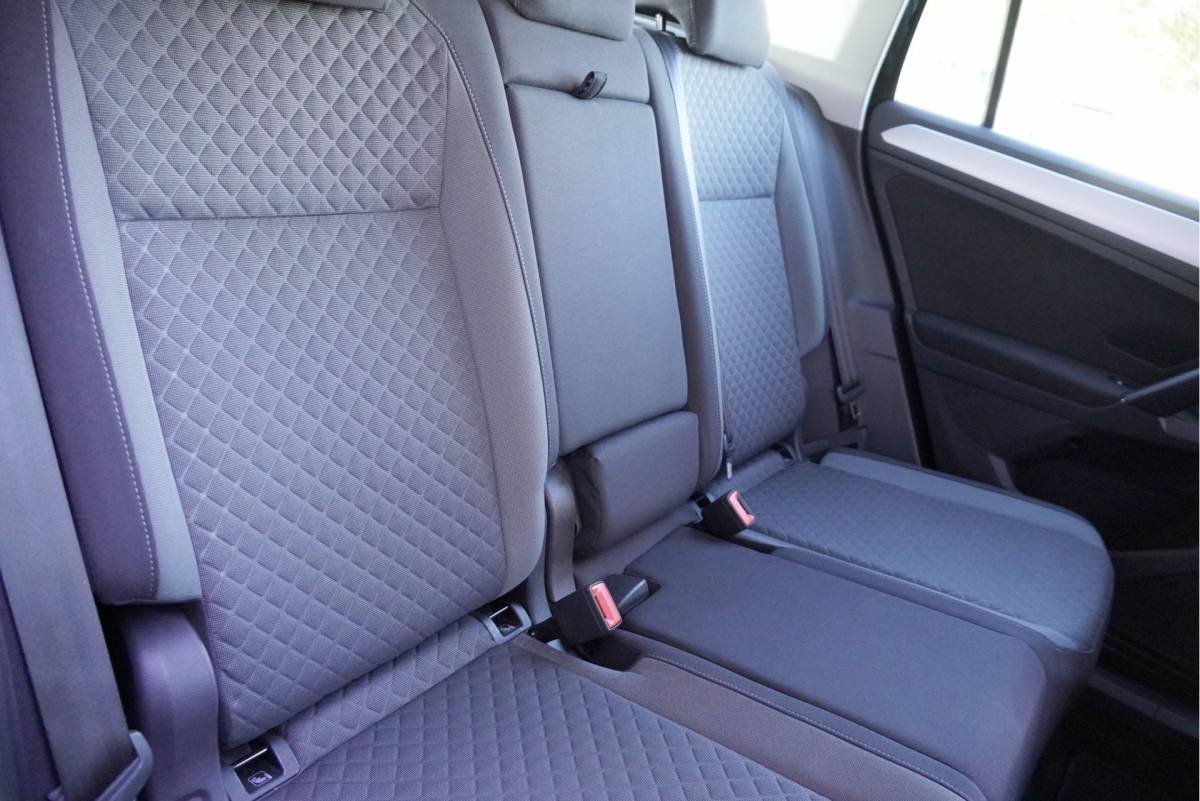 Volkswagen Tiguan Volkswagen Tiguan 1.5 TSI Comfortline Business BJ2019 Lmv 17″ | Led | Pdc | Navi | Elek. achterklep | App-Connect | Climate control | Cruise control | Verwarmde voorstoelen | Extra getint glas