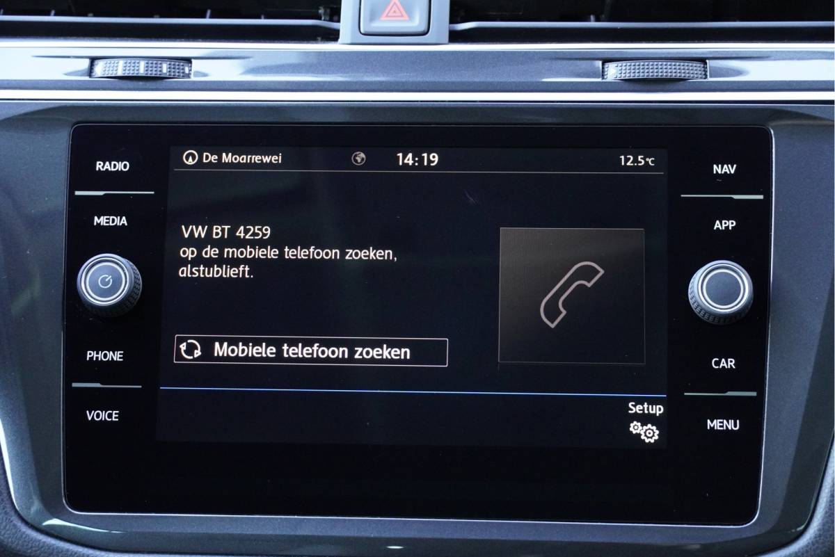 Volkswagen Tiguan Volkswagen Tiguan 1.5 TSI Comfortline Business BJ2019 Lmv 17″ | Led | Pdc | Navi | Elek. achterklep | App-Connect | Climate control | Cruise control | Verwarmde voorstoelen | Extra getint glas