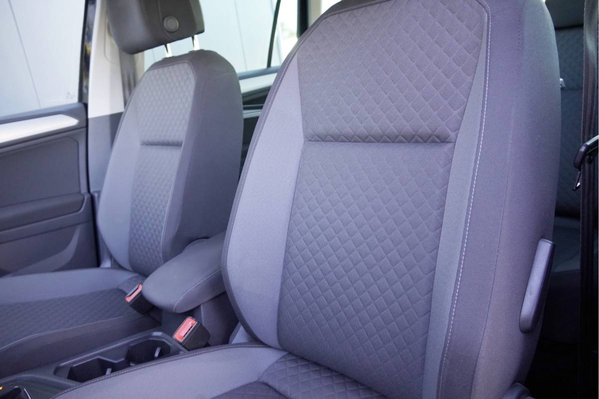 Volkswagen Tiguan Volkswagen Tiguan 1.5 TSI Comfortline Business BJ2019 Lmv 17″ | Led | Pdc | Navi | Elek. achterklep | App-Connect | Climate control | Cruise control | Verwarmde voorstoelen | Extra getint glas