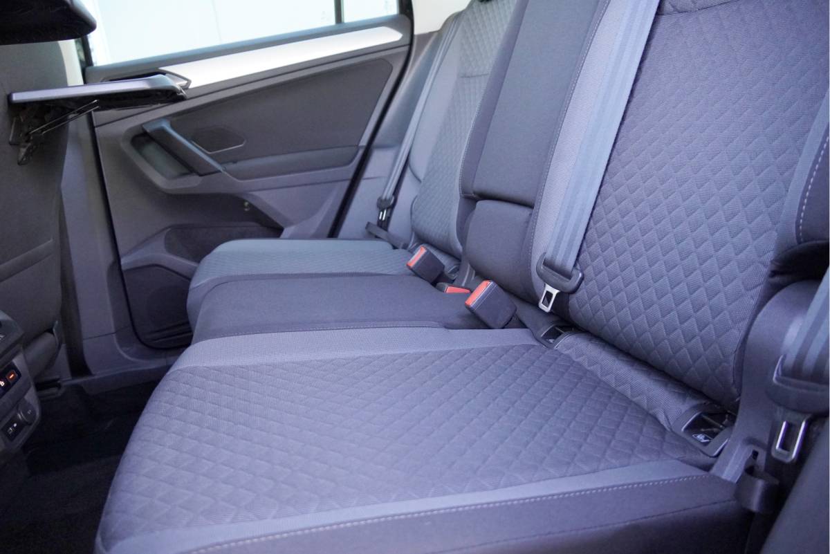 Volkswagen Tiguan Volkswagen Tiguan 1.5 TSI Comfortline Business BJ2019 Lmv 17″ | Led | Pdc | Navi | Elek. achterklep | App-Connect | Climate control | Cruise control | Verwarmde voorstoelen | Extra getint glas