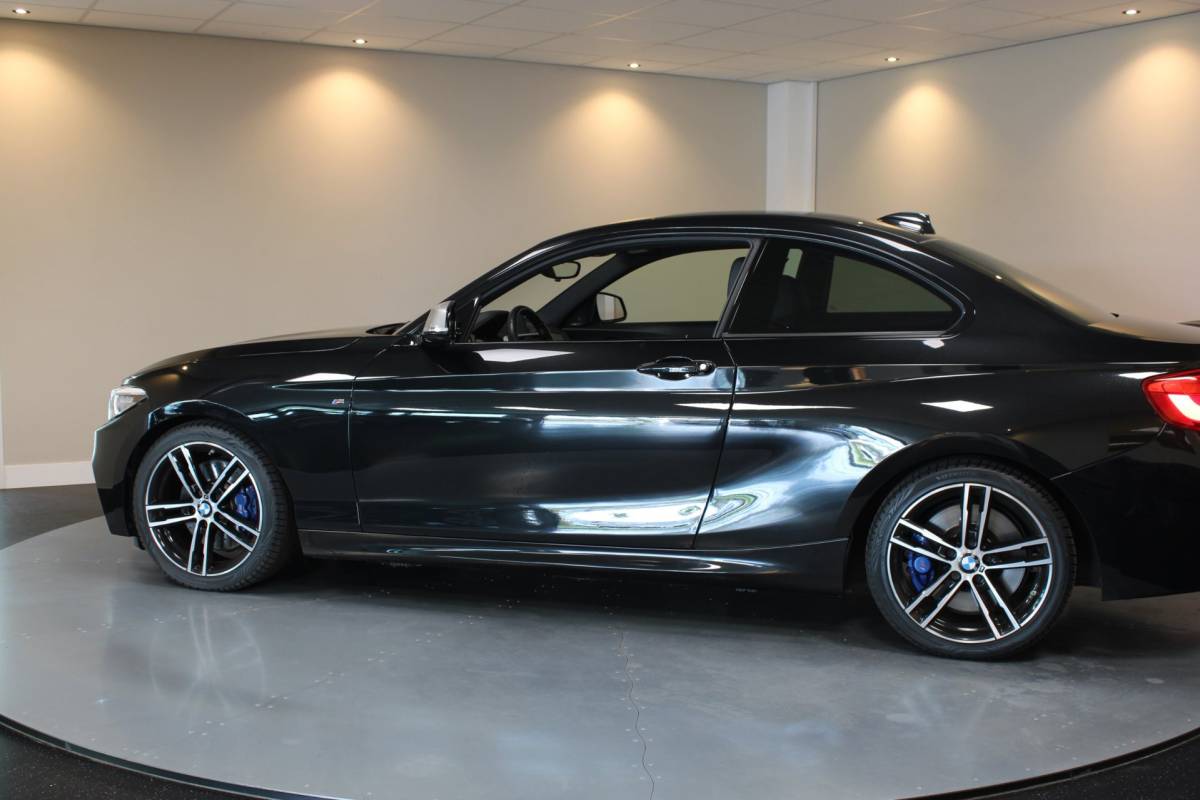 BMW 2 Serie BMW 2-serie Coupé M240i xDrive High Executive *Stage2|446Pk!* Eventuri|Carbon|Carplay