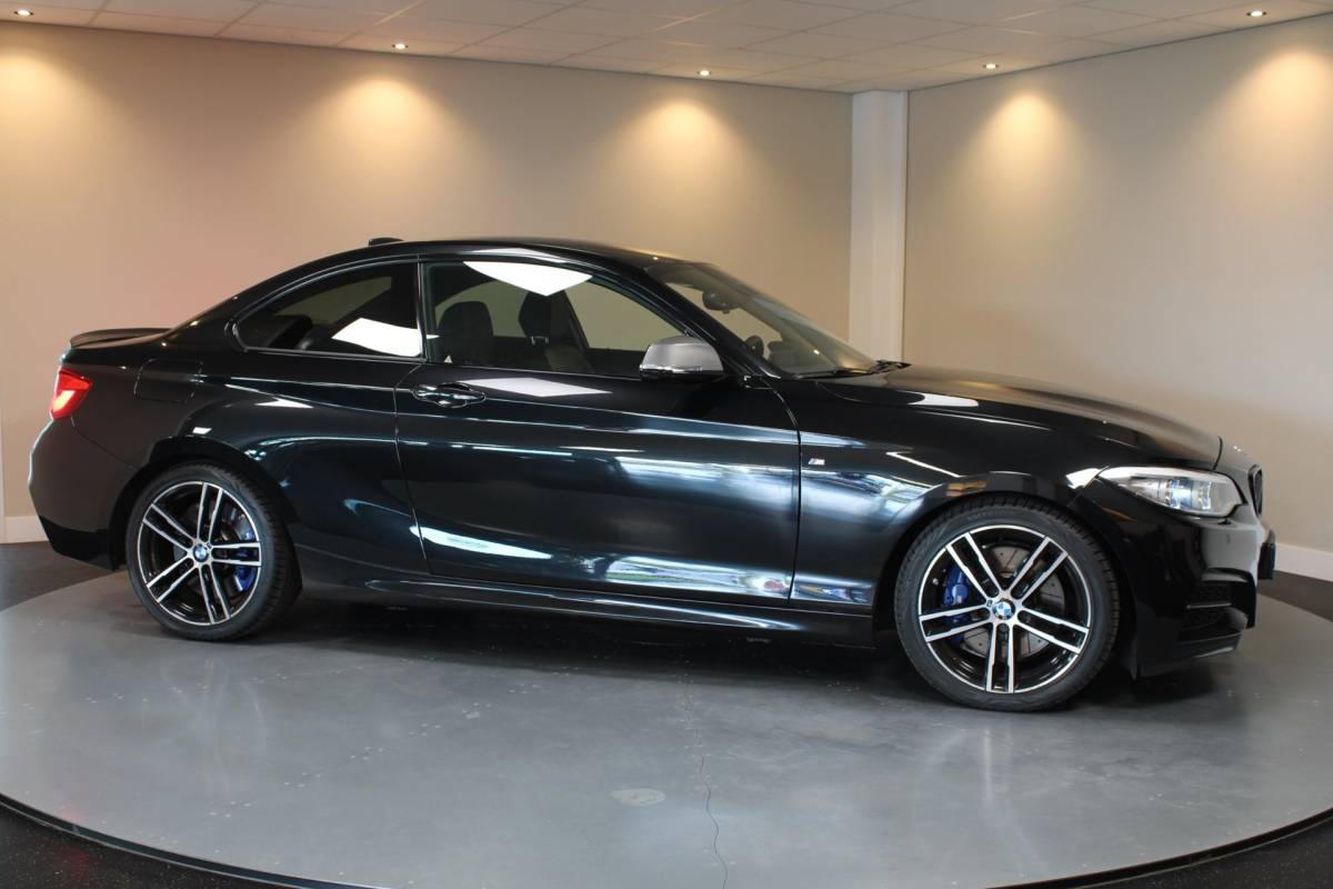 BMW 2 Serie BMW 2-serie Coupé M240i xDrive High Executive *Stage2|446Pk!* Eventuri|Carbon|Carplay
