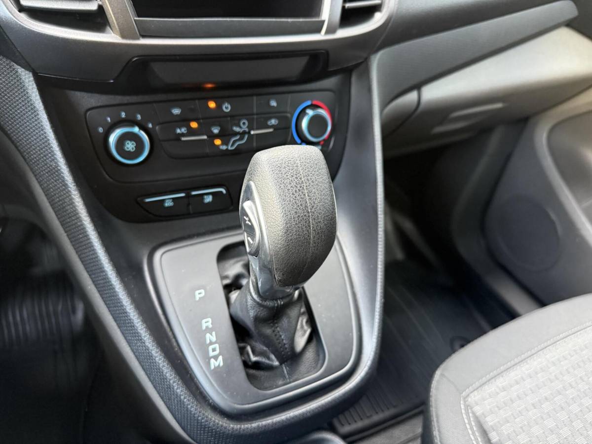 Ford Transit Connect Ford Transit Connect 1.5 EcoBlue Automaat Hondenauto 2x Bench/hondenrek