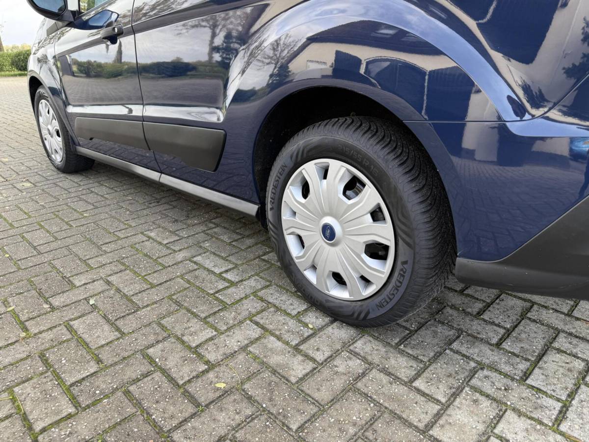 Ford Transit Connect Ford Transit Connect 1.5 EcoBlue Automaat Hondenauto 2x Bench/hondenrek